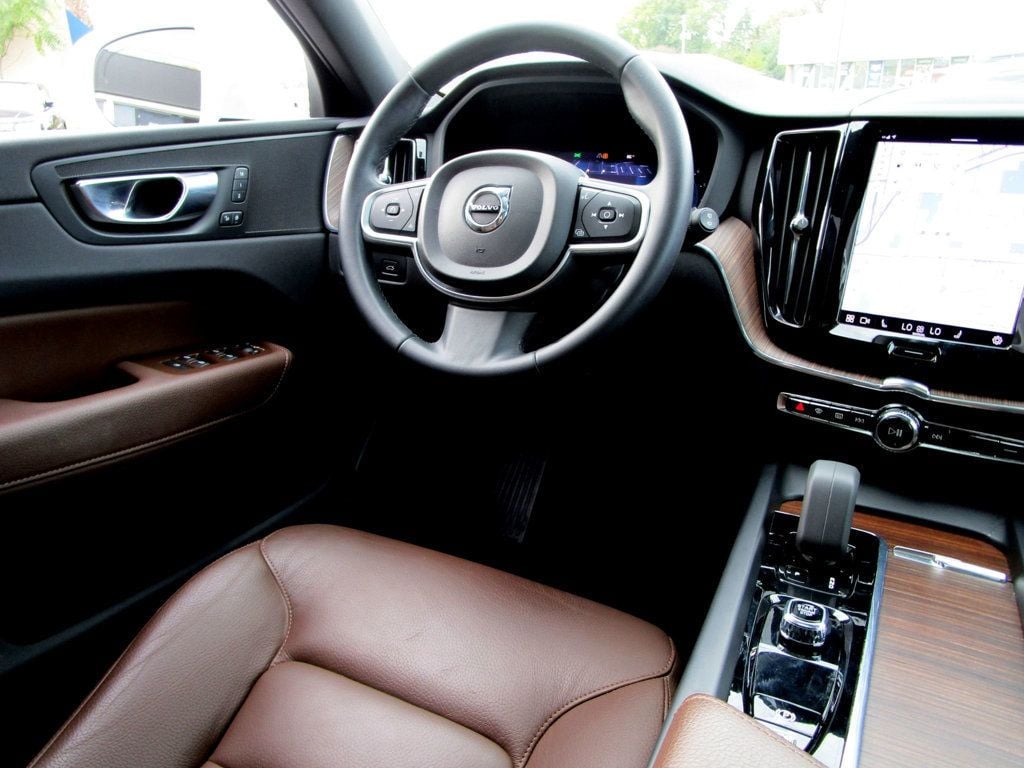 2022 Volvo XC60 B5 AWD Momentum - 23094762 - 18