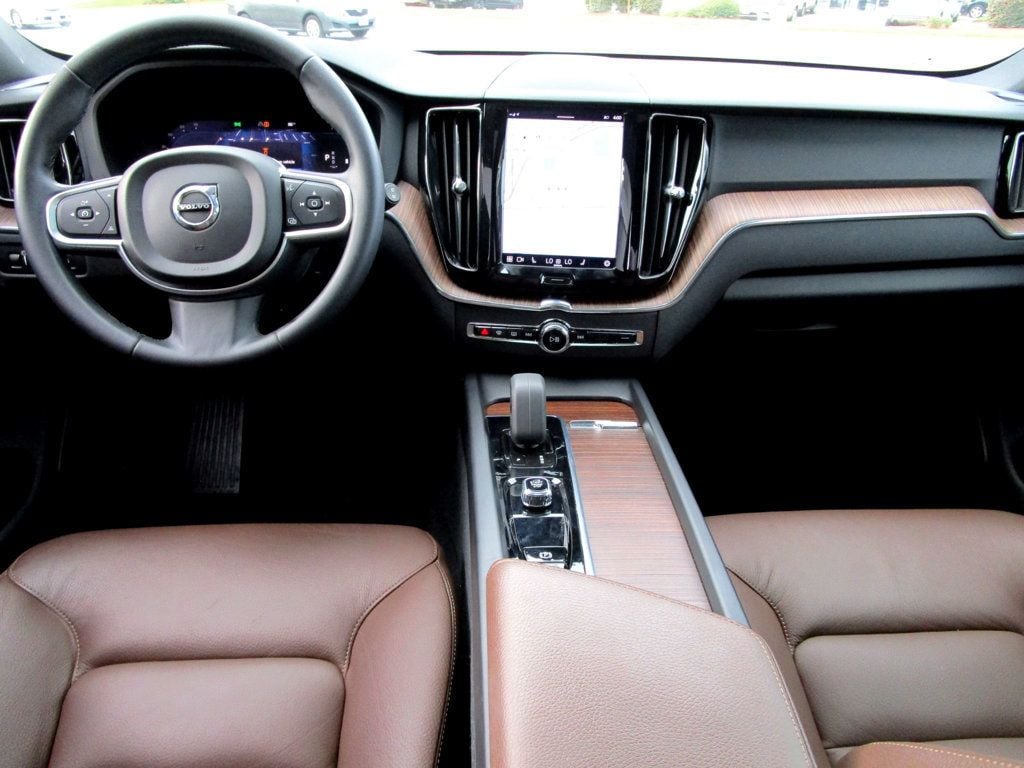 2022 Volvo XC60 B5 AWD Momentum - 23094762 - 1