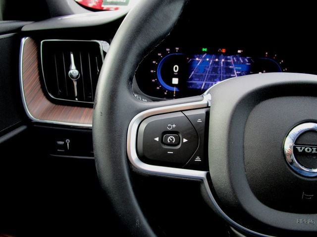 2022 Volvo XC60 B5 AWD Momentum - 23094762 - 20
