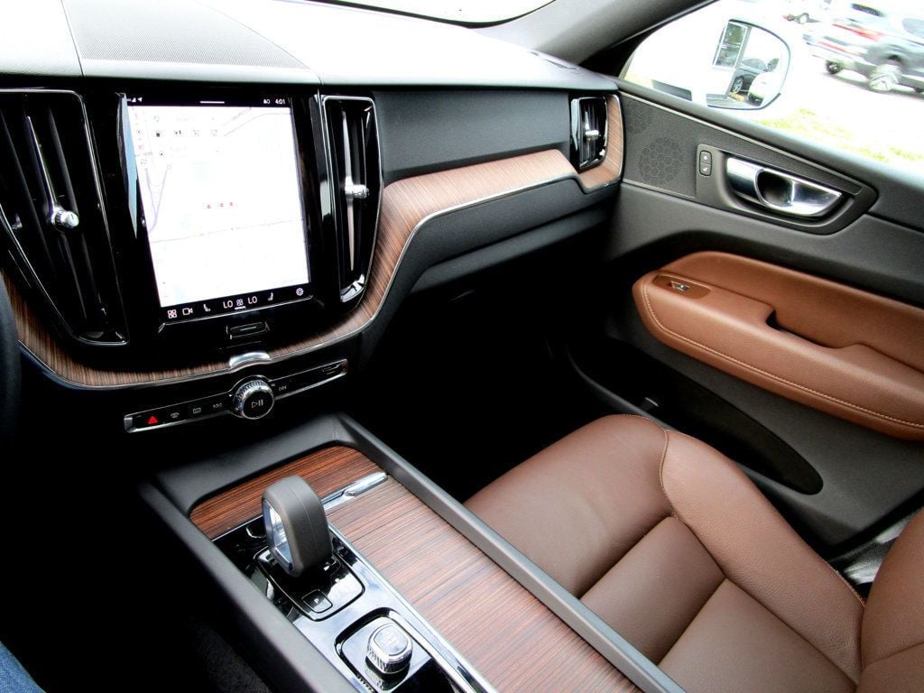 2022 Volvo XC60 B5 AWD Momentum - 23094762 - 22