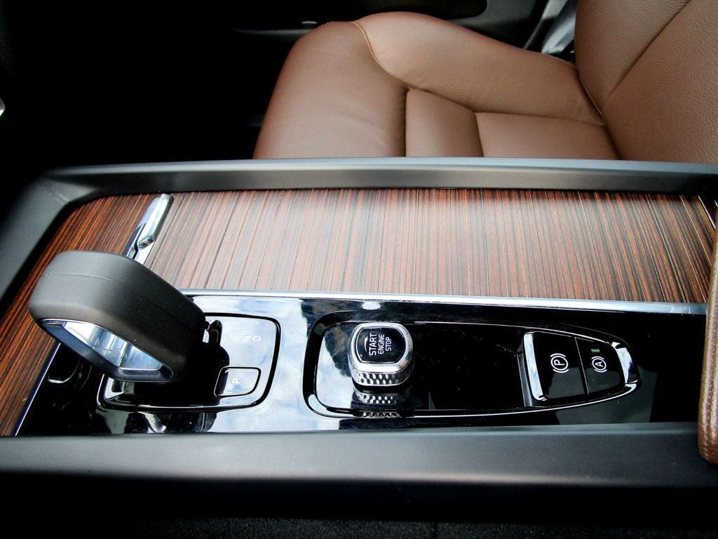 2022 Volvo XC60 B5 AWD Momentum - 23094762 - 23