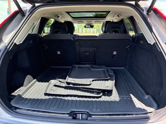 2022 Volvo XC60 B5 AWD Momentum - 23033343 - 16