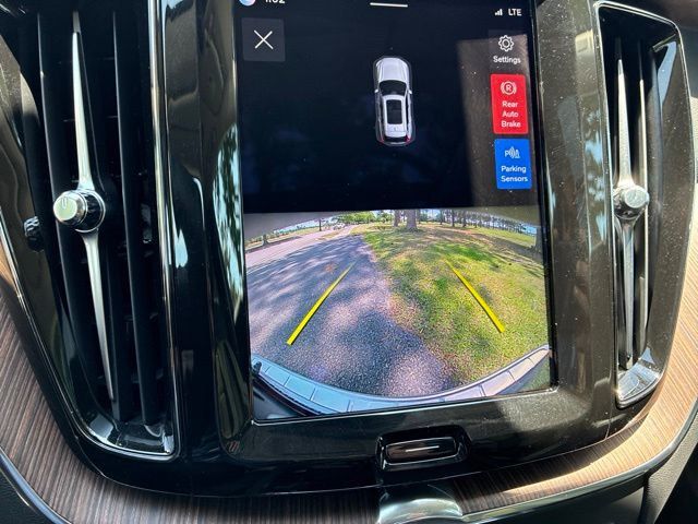 2022 Volvo XC60 B5 AWD Momentum - 23033343 - 31