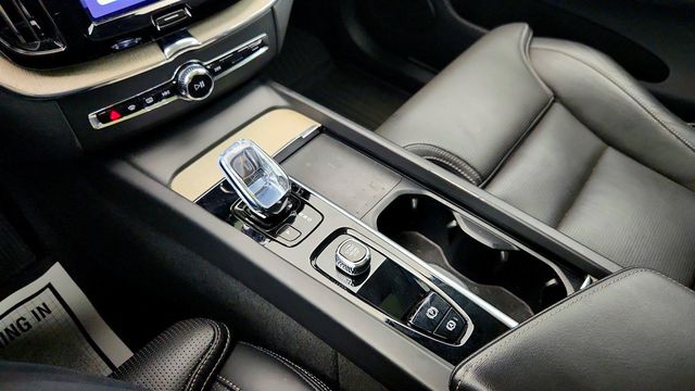 2022 Volvo XC60 B5 FWD Inscription w/ Advanced & Climate Packages + 20'' Wheels - 22996863 - 16