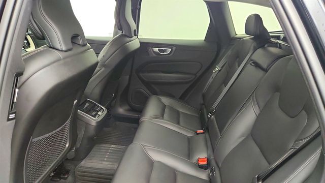 2022 Volvo XC60 B5 FWD Inscription w/ Advanced & Climate Packages + 20'' Wheels - 22996863 - 19