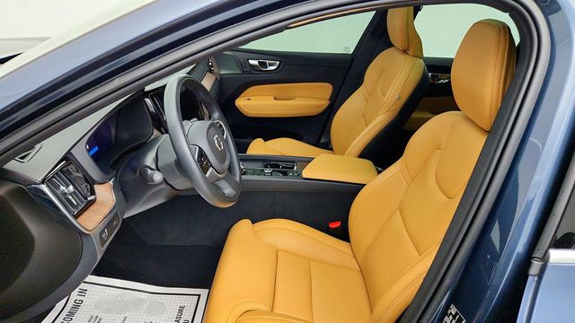 2022 Volvo XC60 B5 FWD Inscription w/ Advanced & Climate Packages + 20'' Wheels - 23041427 - 18
