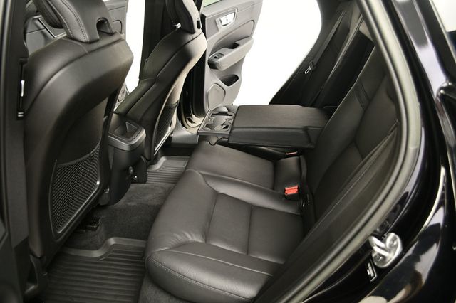 2022 Volvo XC60 B5 FWD Momentum - 22876471 - 32