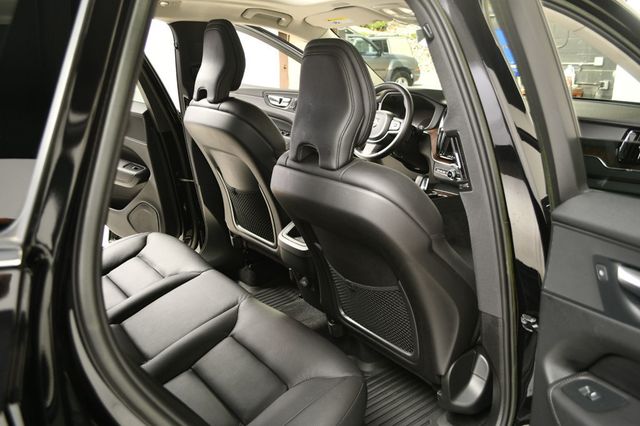 2022 Volvo XC60 B5 FWD Momentum - 22876471 - 33