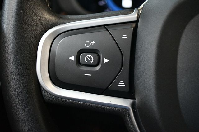 2022 Volvo XC60 B5 FWD Momentum - 22876471 - 39