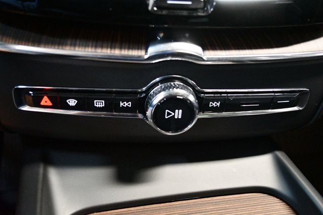 2022 Volvo XC60 B5 FWD Momentum - 22876471 - 55