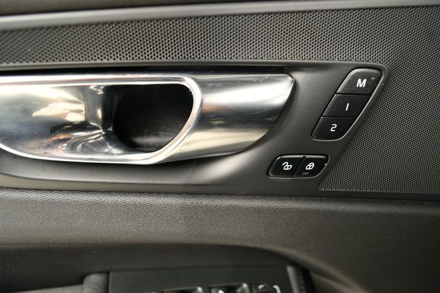 2022 Volvo XC60 B5 FWD Momentum - 22876471 - 61