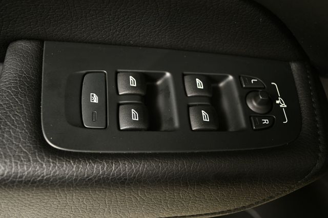 2022 Volvo XC60 B5 FWD Momentum - 22876471 - 62