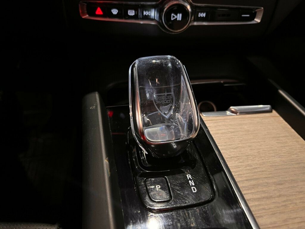 2022 Volvo XC60 Recharge T8/Inscription/AdvancedPkg/Bowers&Wilkins/AdapCruise/Htd&CldSts - 22976738 - 22