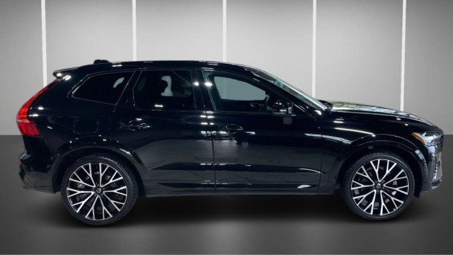 2022 Volvo XC60 Recharge Plug-In Hybrid R-Design - 22970205 - 7