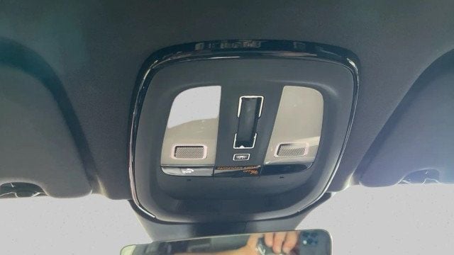 2022 Volvo XC60 Recharge Plug-In Hybrid R-Design - 22986258 - 17