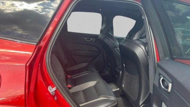2022 Volvo XC60 Recharge Plug-In Hybrid R-Design - 23046452 - 17