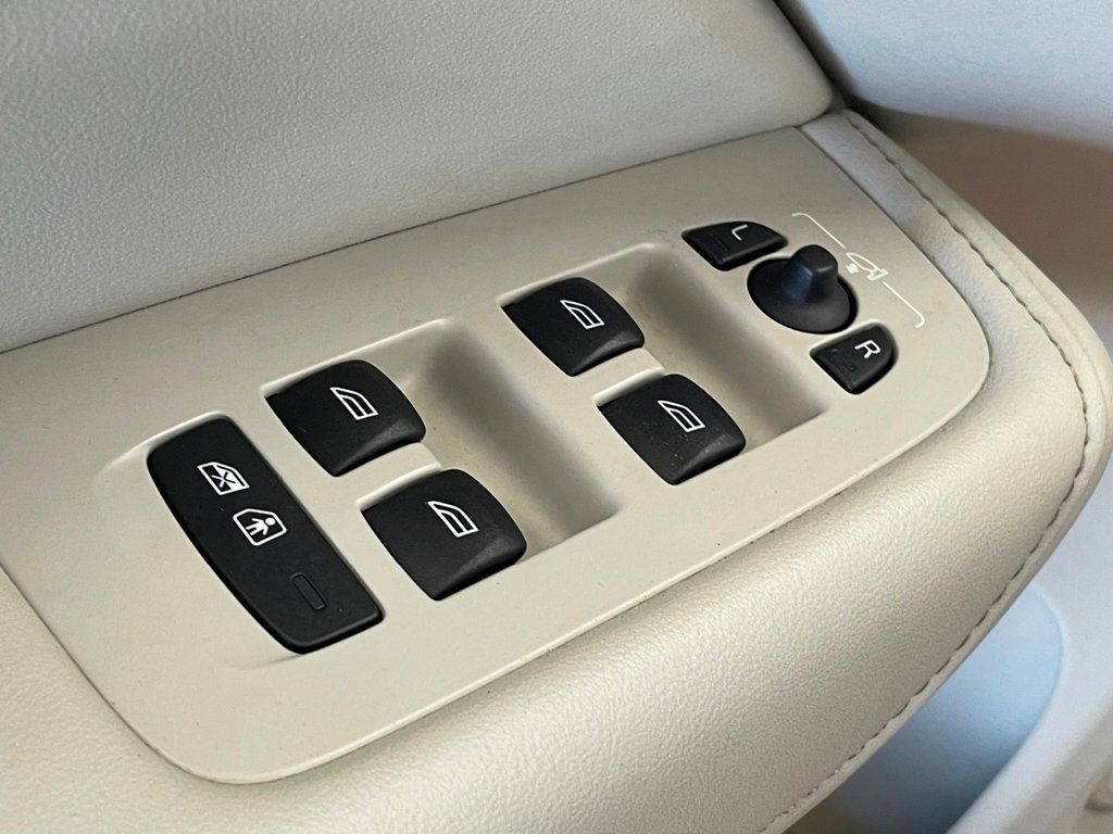 2022 Volvo XC60 Recharge Plug-In Hybrid T8 eAWD PHEV Inscription - 23002977 - 16