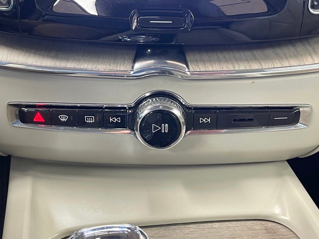 2022 Volvo XC60 Recharge Plug-In Hybrid T8 eAWD PHEV Inscription - 23002977 - 31