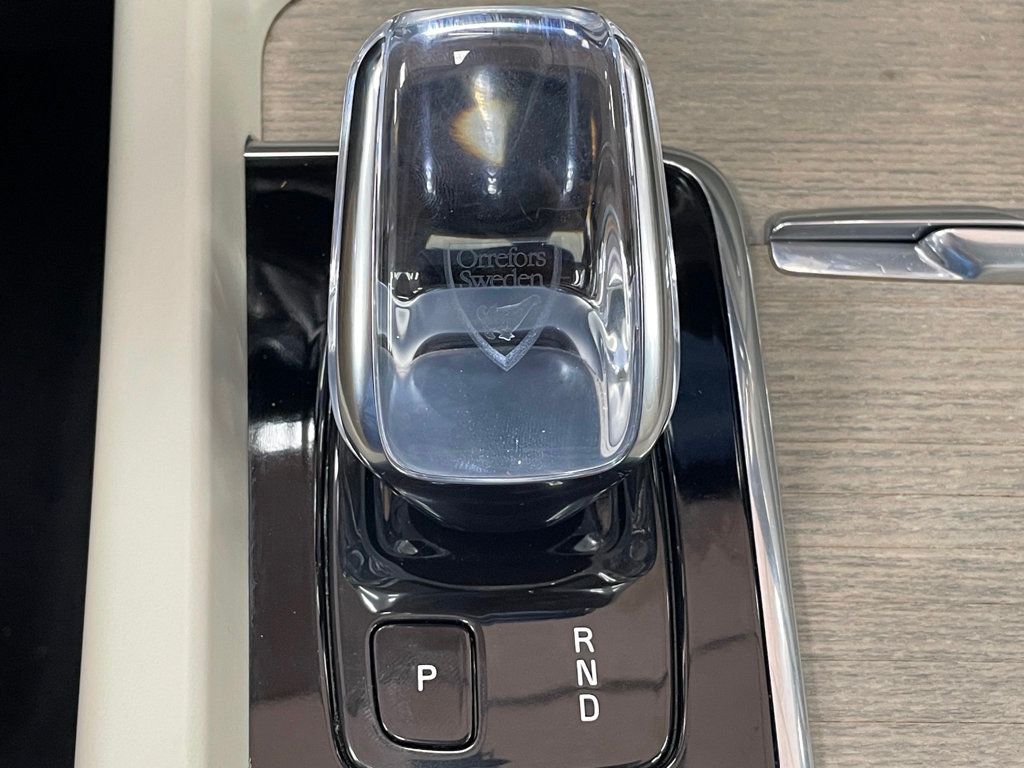 2022 Volvo XC60 Recharge Plug-In Hybrid T8 eAWD PHEV Inscription - 23002977 - 33