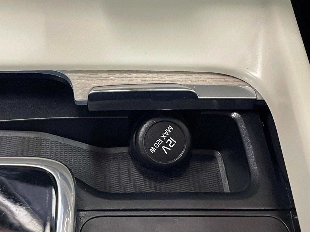 2022 Volvo XC60 Recharge Plug-In Hybrid T8 eAWD PHEV Inscription - 23002977 - 34