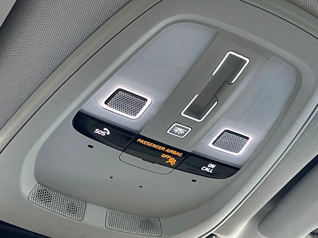 2022 Volvo XC60 Recharge Plug-In Hybrid T8 eAWD PHEV Inscription - 23002977 - 40