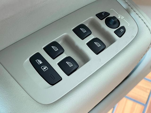 2022 Volvo XC60 Recharge Plug-In Hybrid T8 eAWD PHEV Inscription - 23024835 - 15