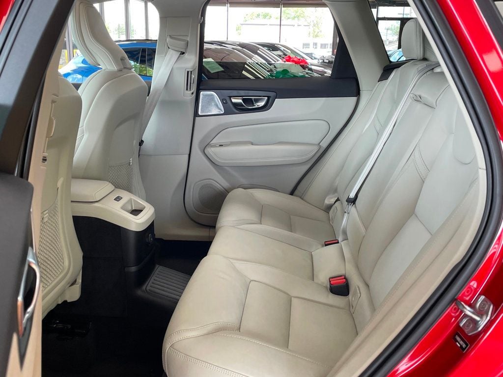 2022 Volvo XC60 Recharge Plug-In Hybrid T8 eAWD PHEV Inscription - 23024835 - 16