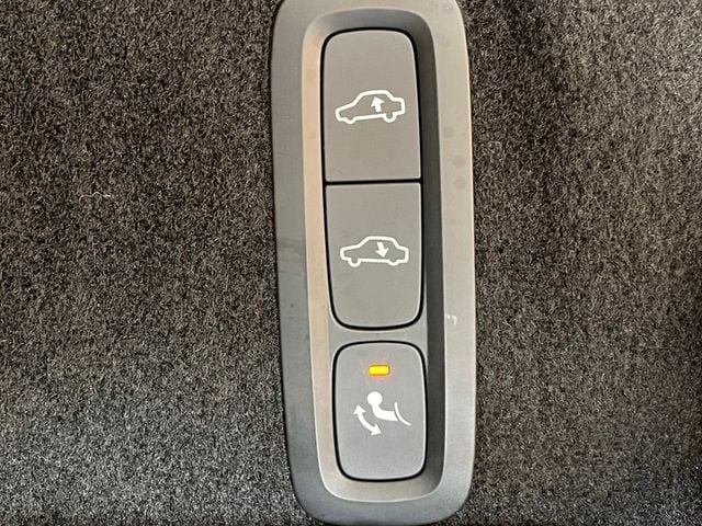 2022 Volvo XC60 Recharge Plug-In Hybrid T8 eAWD PHEV Inscription - 23024835 - 20