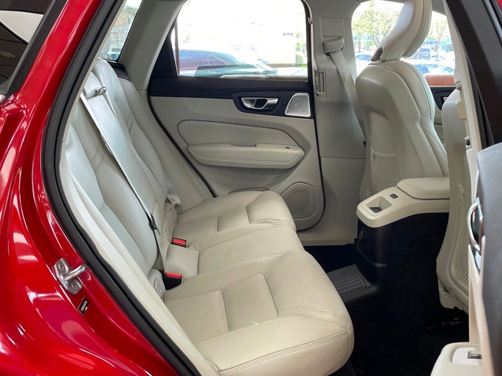 2022 Volvo XC60 Recharge Plug-In Hybrid T8 eAWD PHEV Inscription - 23024835 - 22