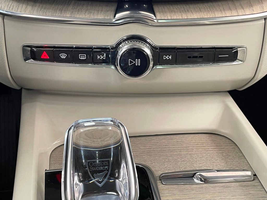 2022 Volvo XC60 Recharge Plug-In Hybrid T8 eAWD PHEV Inscription - 23024835 - 30