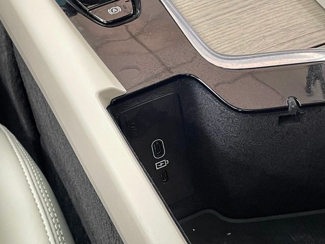2022 Volvo XC60 Recharge Plug-In Hybrid T8 eAWD PHEV Inscription - 23024835 - 35
