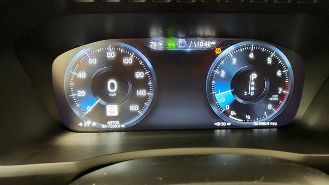 2022 Volvo XC90 T5 AWD Momentum 7P w/ Climate Package - 23072875 - 13