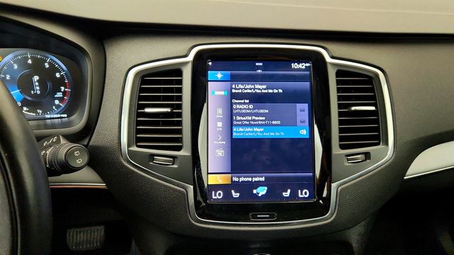 2022 Volvo XC90 T5 AWD Momentum 7P w/ Climate Package - 23072875 - 16
