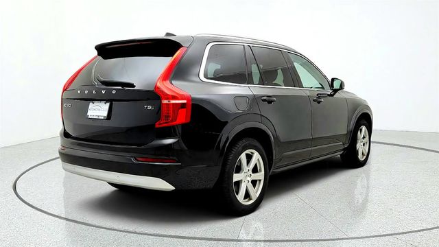 2022 Volvo XC90 T5 AWD Momentum 7P w/ Climate Package - 23072875 - 4