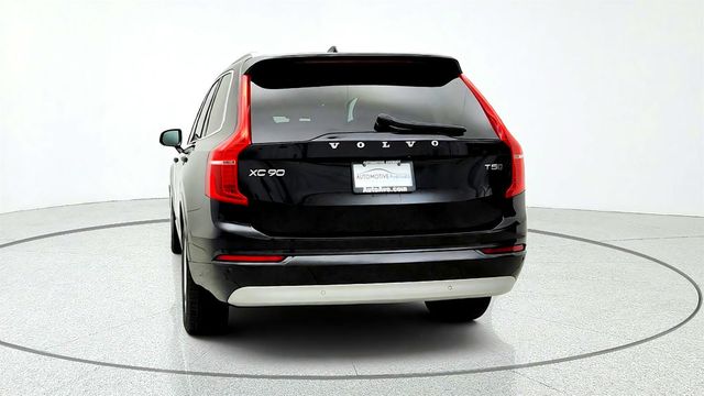 2022 Volvo XC90 T5 AWD Momentum 7P w/ Climate Package - 23072875 - 5