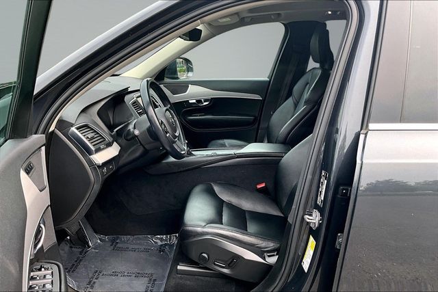 2022 Volvo XC90 T5 Momentum 7 Passenger - 23050714 - 9