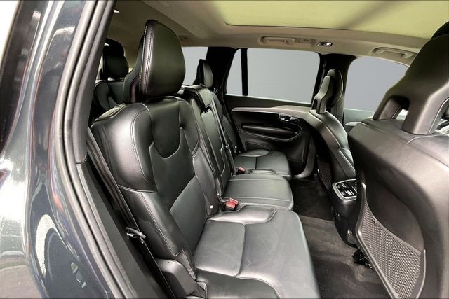 2022 Volvo XC90 T5 Momentum 7 Passenger - 23050714 - 13