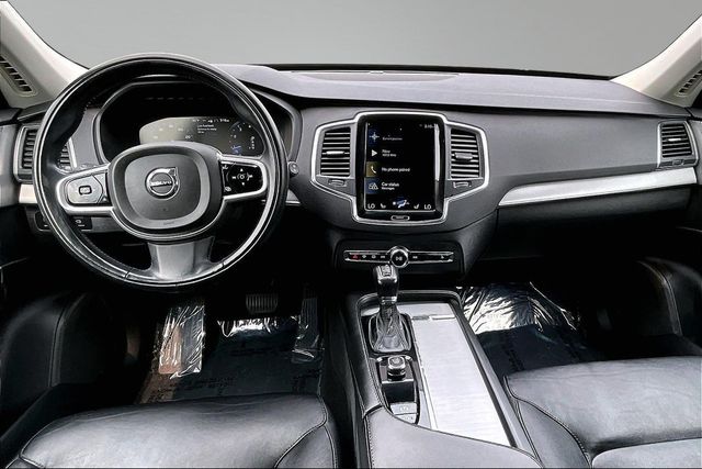 2022 Volvo XC90 T5 Momentum 7 Passenger - 23050714 - 18