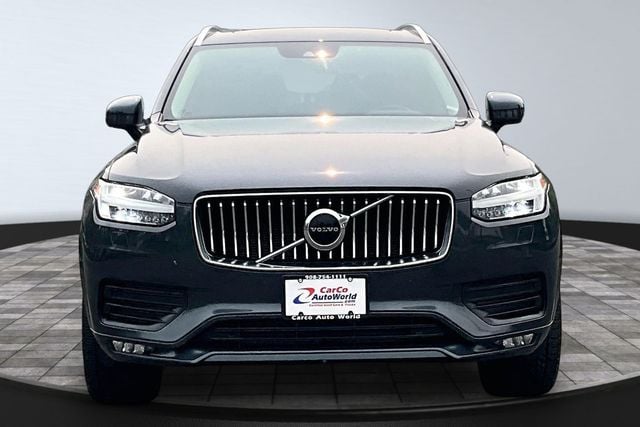 2022 Volvo XC90 T5 Momentum 7 Passenger - 23050714 - 1