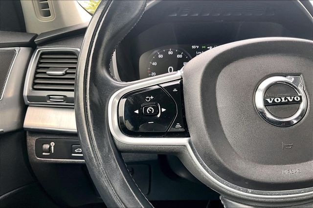 2022 Volvo XC90 T5 Momentum 7 Passenger - 23050714 - 20