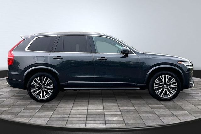 2022 Volvo XC90 T5 Momentum 7 Passenger - 23050714 - 7