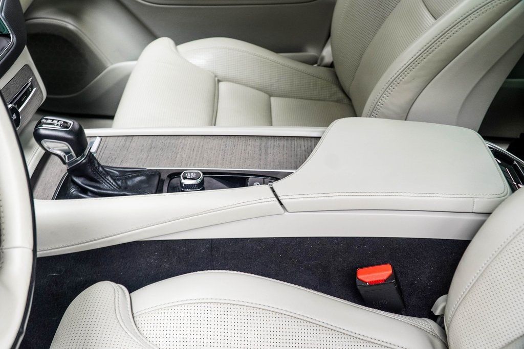2022 Volvo XC90 T6 AWD Inscription photo 17