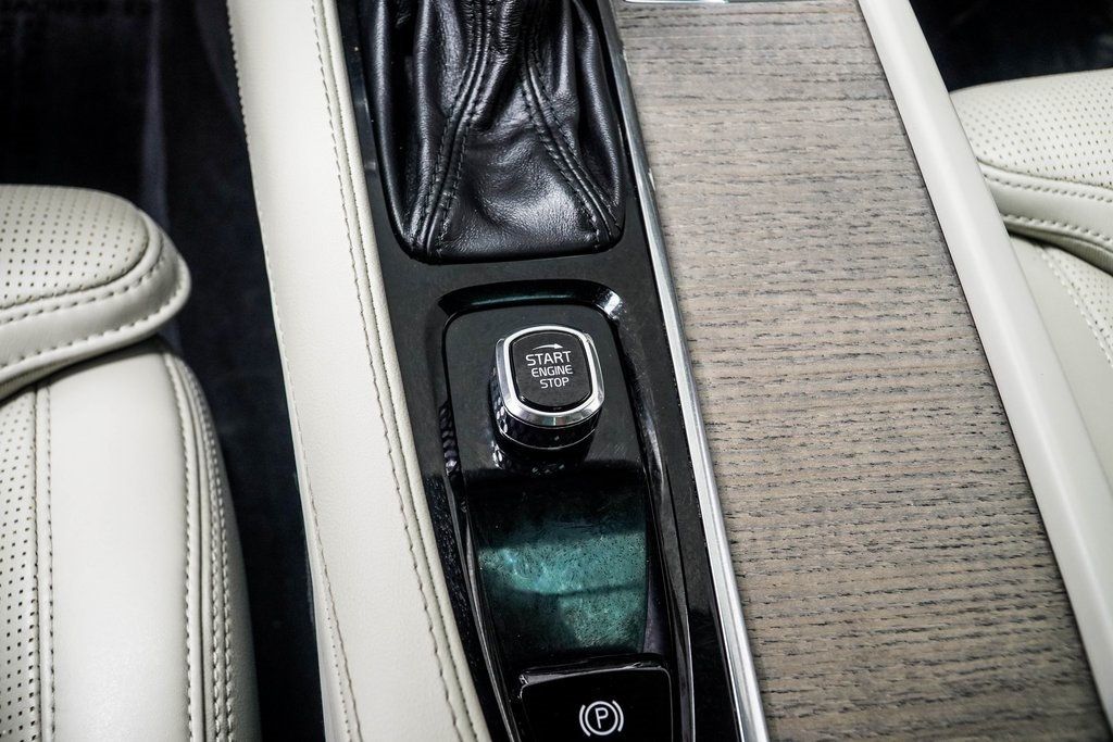 2022 Volvo XC90 T6 AWD Inscription photo 18