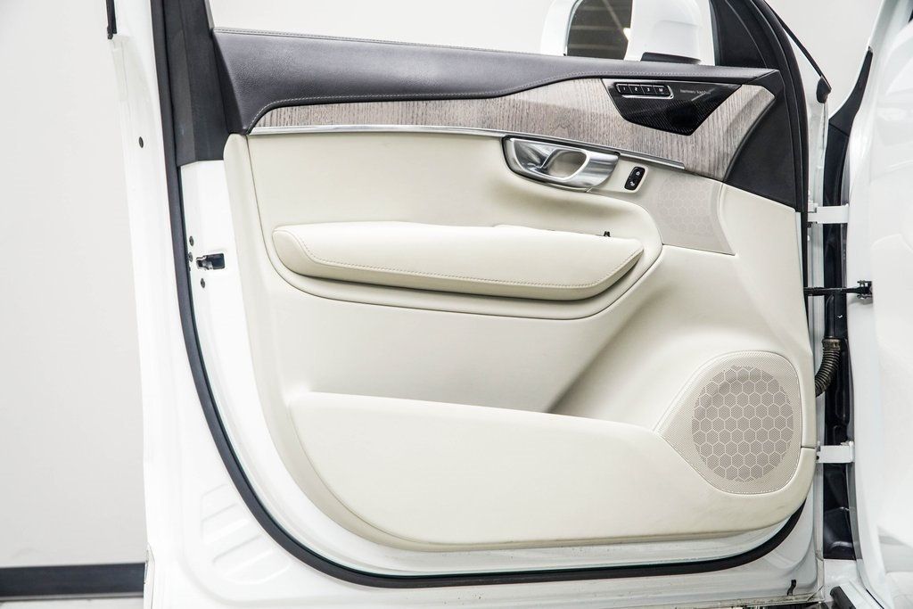2022 Volvo XC90 T6 AWD Inscription photo 28