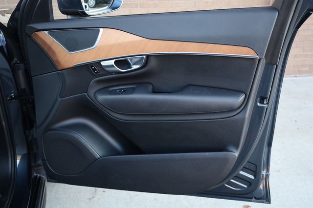 2022 Volvo XC90 T6 AWD Momentum 7P - 22947474 - 23