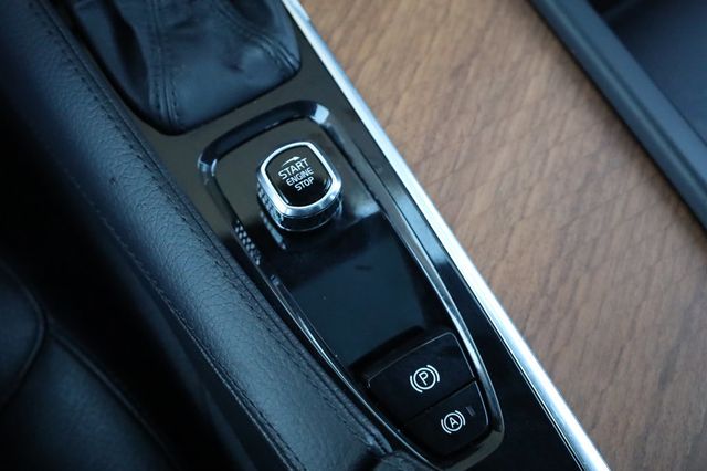 2022 Volvo XC90 T6 AWD Momentum 7P - 22947474 - 37