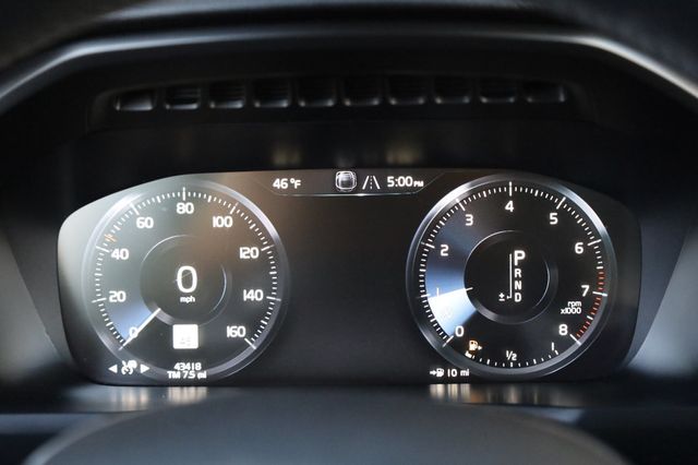 2022 Volvo XC90 T6 AWD Momentum 7P - 22947474 - 38