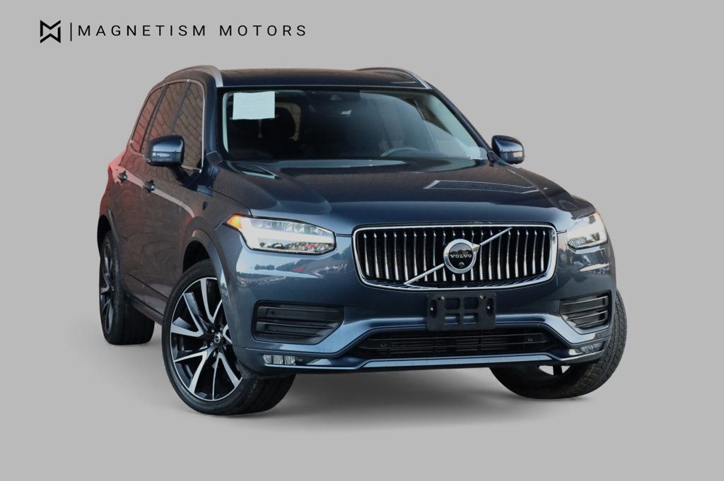 2022 Volvo XC90 T6 AWD Momentum photo 2
