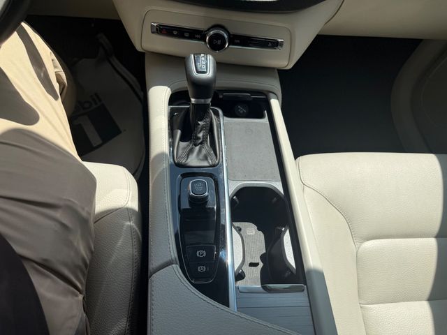 2022 Volvo XC90 XC90 T5 FWD MOMENTUM w/ ($2265 IN PACKAGES) - 23049062 - 11