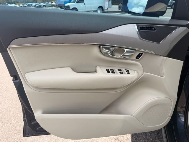 2022 Volvo XC90 XC90 T5 FWD MOMENTUM w/ ($2265 IN PACKAGES) - 23049062 - 4